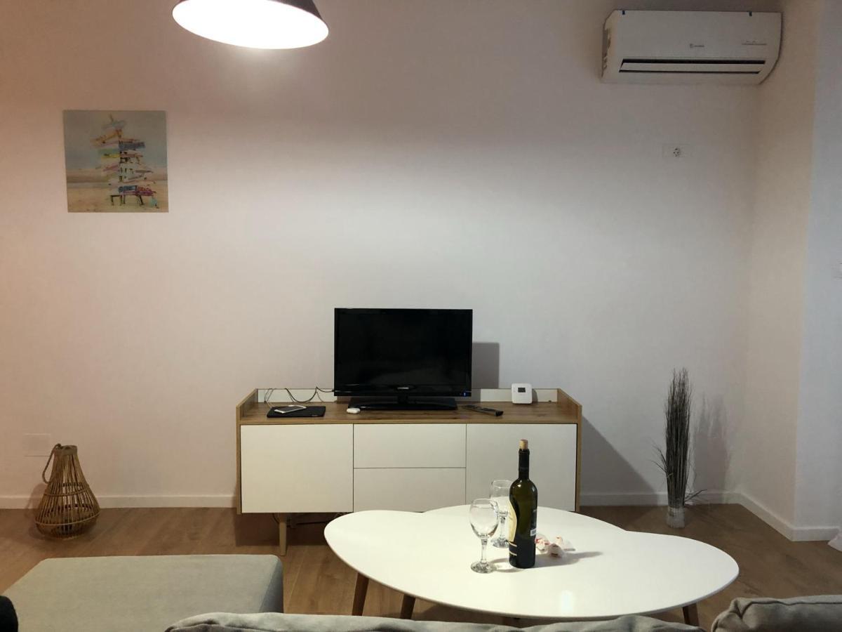 Chronos Apartment - Modern And Stylish Τιμισοάρα Εξωτερικό φωτογραφία